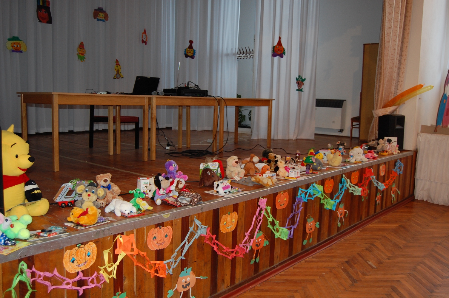 Fotogaléria Detský karneval (10.2.2017) (40) Detský karneval (10.2.2017)